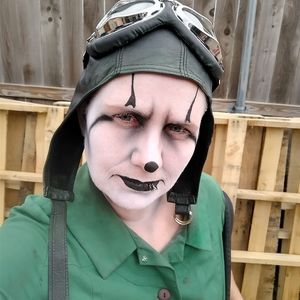 Meet your Posher, Cassandra